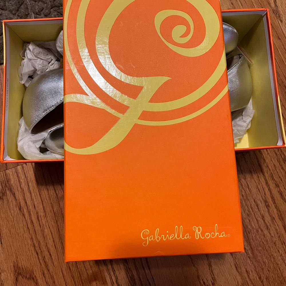 Gabriella Rocha silver kitten heel - Picture 3 of 4